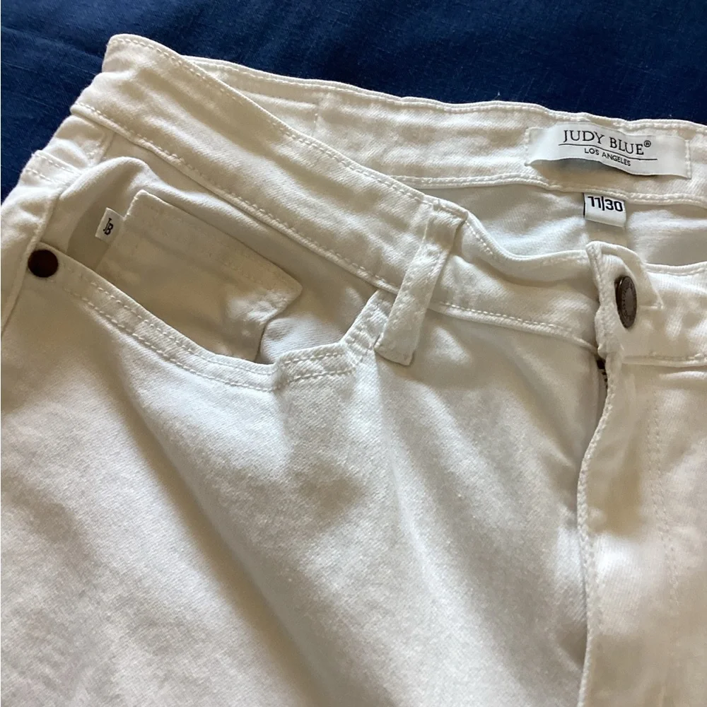 Judy Blue capris - Picture 12 of 12